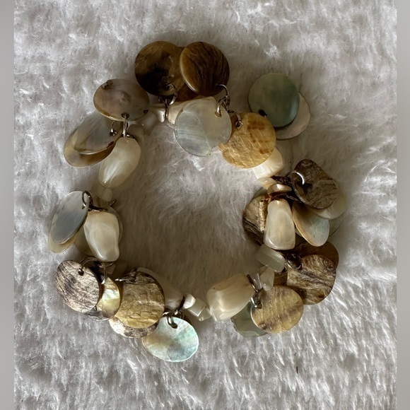 Seashell Bracelet - Picture 1 of 5